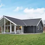 6 Person Holiday Home In Ebeltoft Nyaraló